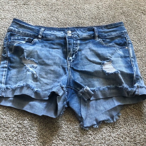 Jean shorts - Picture 1 of 2